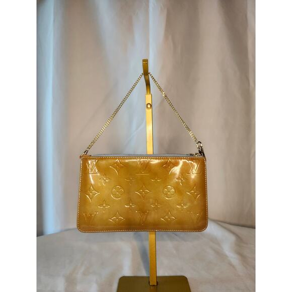 Louis Vuitton - Picture 1 of 15